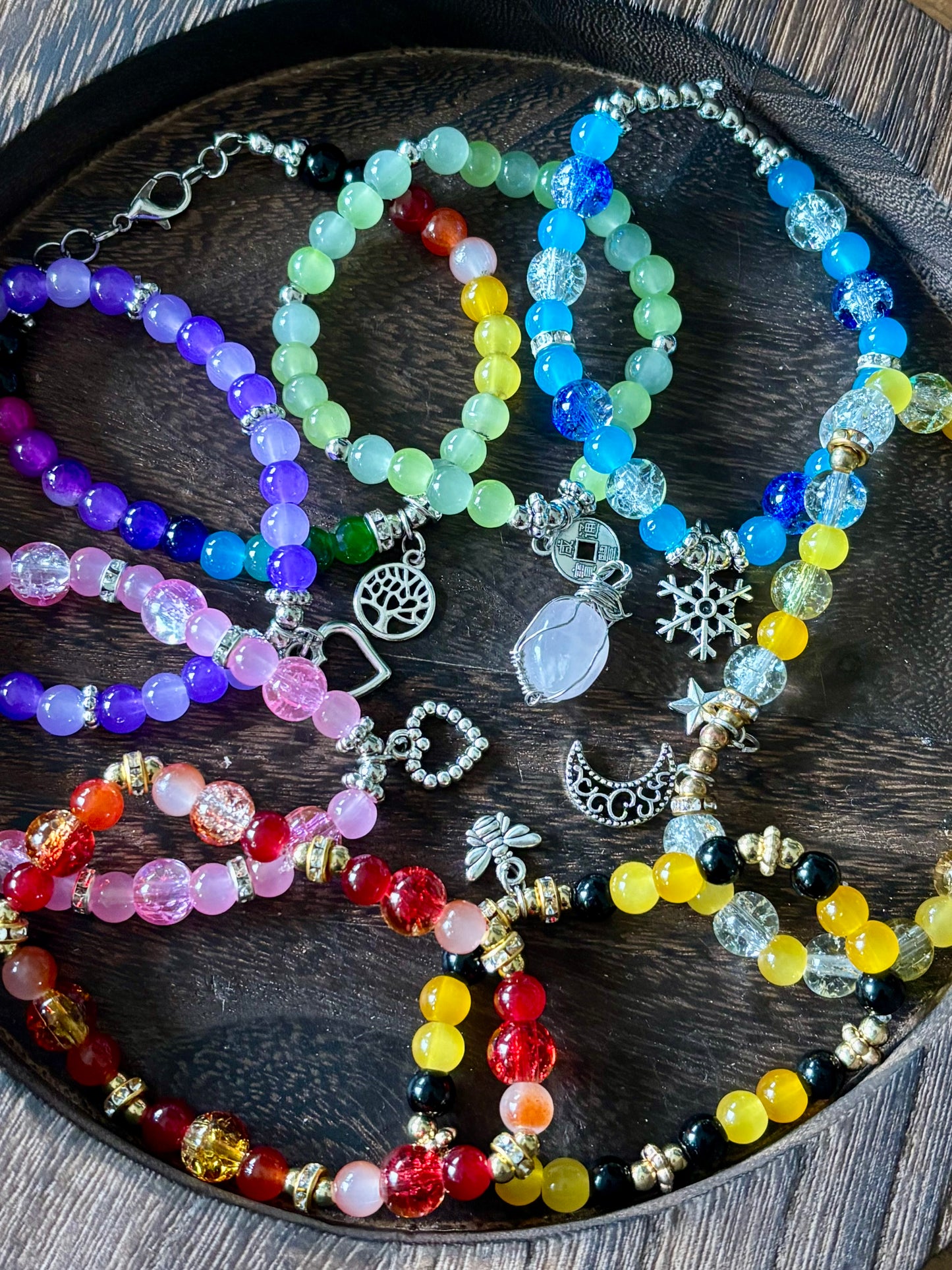 Handmade Acrylic Bead Bracelets Stretch Fit - Vibrant Colors & Unique Charms for Stylish Accessory