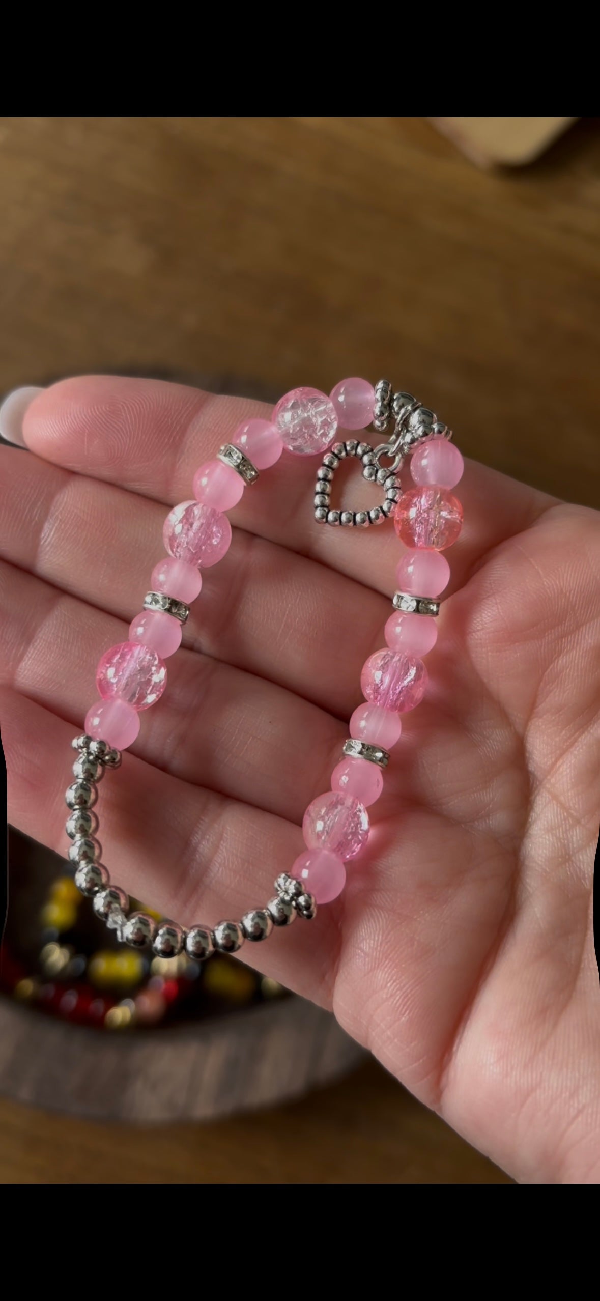 Handmade Acrylic Bead Bracelets Stretch Fit - Vibrant Colors & Unique Charms for Stylish Accessory